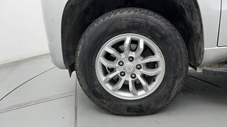 Used 2015 Mahindra TUV300 [2015-2020] T8 Diesel Manual tyres LEFT FRONT TYRE RIM VIEW