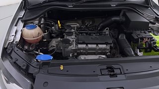 Used 2017 Volkswagen Ameo [2016-2020] Highline1.2L (P) Petrol Manual engine ENGINE RIGHT SIDE VIEW