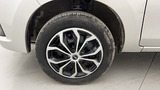 Used 2015 Maruti Suzuki Alto K10 [2014-2019] VXI AMT Petrol Automatic tyres LEFT FRONT TYRE RIM VIEW