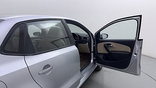 Used 2017 Volkswagen Ameo [2016-2020] Highline1.2L (P) Petrol Manual interior RIGHT FRONT DOOR OPEN VIEW