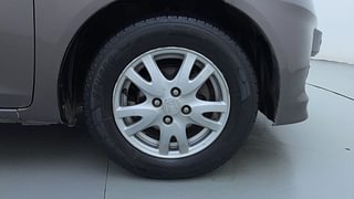 Used 2014 Honda Brio [2011-2016] VX AT Petrol Automatic tyres RIGHT FRONT TYRE RIM VIEW