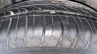 Used 2014 Honda Brio [2011-2016] VX AT Petrol Automatic tyres RIGHT REAR TYRE TREAD VIEW