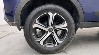 Used 2022 Tata Nexon XZA+ Premium Petrol Automatic tyres RIGHT REAR TYRE RIM VIEW