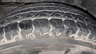 Used 2015 Mahindra TUV300 [2015-2020] T8 Diesel Manual tyres LEFT REAR TYRE TREAD VIEW