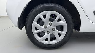 Used 2019 Hyundai Grand i10 Magna 1.2 Kappa VTVT Petrol Manual tyres RIGHT REAR TYRE RIM VIEW