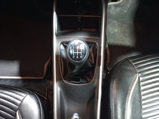 Used 2016 Maruti Suzuki Baleno [2015-2019] Zeta Petrol Petrol Manual interior GEAR  KNOB VIEW