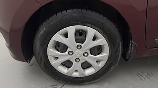 Used 2014 Hyundai Grand i10 [2013-2017] Sportz 1.2 Kappa VTVT Petrol Manual tyres LEFT FRONT TYRE RIM VIEW