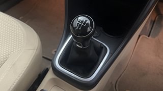 Used 2017 Volkswagen Ameo [2016-2020] Highline1.2L (P) Petrol Manual interior GEAR  KNOB VIEW