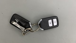 Used 2018 Honda WR-V [2017-2020] i-DTEC VX Diesel Manual extra CAR KEY VIEW