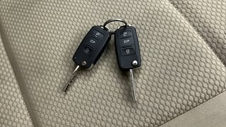 Used 2017 Volkswagen Ameo [2016-2020] Highline1.2L (P) Petrol Manual extra CAR KEY VIEW