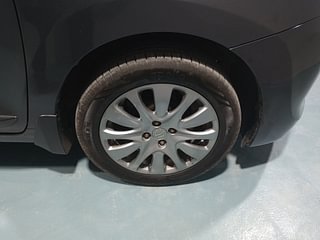 Used 2016 Maruti Suzuki Baleno [2015-2019] Zeta Petrol Petrol Manual tyres RIGHT FRONT TYRE RIM VIEW