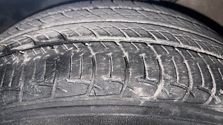 Used 2017 Volkswagen Ameo [2016-2020] Highline1.2L (P) Petrol Manual tyres LEFT FRONT TYRE TREAD VIEW