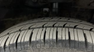 Used 2012 Maruti Suzuki Swift [2011-2017] LXi Petrol Manual tyres RIGHT FRONT TYRE TREAD VIEW