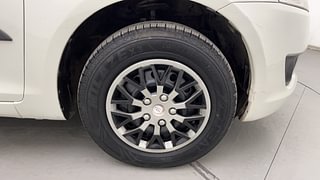 Used 2012 Maruti Suzuki Swift [2011-2017] LXi Petrol Manual tyres RIGHT FRONT TYRE RIM VIEW