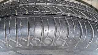 Used 2013 Maruti Suzuki Swift [2011-2017] LXi Petrol Manual tyres RIGHT FRONT TYRE TREAD VIEW