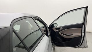 Used 2016 Hyundai Elite i20 [2014-2018] Sportz 1.4 CRDI Diesel Manual interior RIGHT FRONT DOOR OPEN VIEW