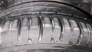 Used 2012 Hyundai Verna [2011-2015] Fluidic 1.6 CRDi SX Diesel Manual tyres RIGHT REAR TYRE TREAD VIEW