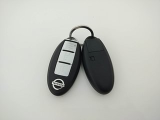 Used 2012 Nissan Sunny [2011-2014] XV Petrol Manual extra CAR KEY VIEW