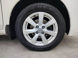 Used 2012 Nissan Sunny [2011-2014] XV Petrol Manual tyres RIGHT FRONT TYRE RIM VIEW