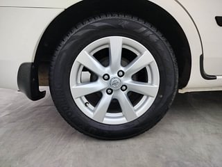 Used 2012 Nissan Sunny [2011-2014] XV Petrol Manual tyres RIGHT REAR TYRE RIM VIEW