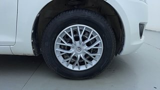 Used 2013 Maruti Suzuki Swift [2011-2017] LXi Petrol Manual tyres RIGHT FRONT TYRE RIM VIEW