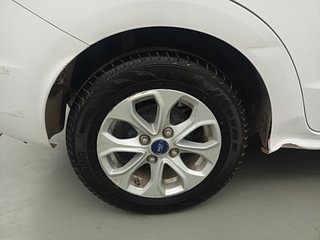 Used 2015 Ford Figo Aspire [2015-2019] Titanium 1.2 Ti-VCT Petrol Manual tyres RIGHT REAR TYRE RIM VIEW