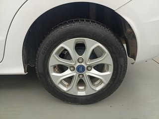 Used 2015 Ford Figo Aspire [2015-2019] Titanium 1.2 Ti-VCT Petrol Manual tyres LEFT REAR TYRE RIM VIEW