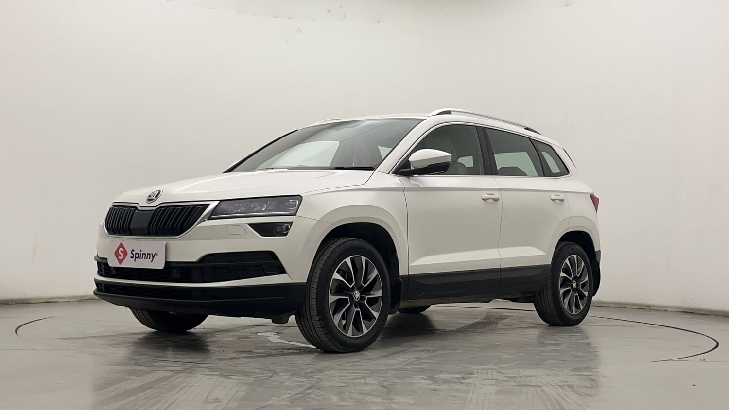 LEFT FRONT CORNER VIEW