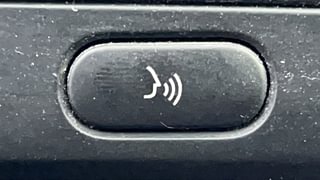 Used 2019 Renault Kwid [2017-2019] RXT 1.0 SCE Special (O) Petrol Manual top_features Voice command/control