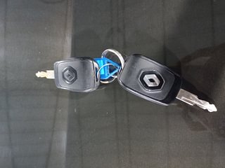 Used 2021 Renault Kwid RXL 1.0 SCE Petrol Manual extra CAR KEY VIEW