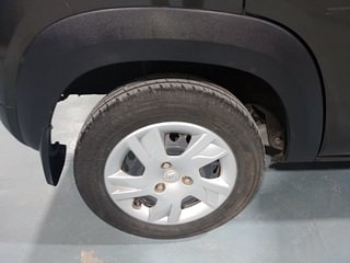 Used 2021 Renault Kwid RXL 1.0 SCE Petrol Manual tyres RIGHT REAR TYRE RIM VIEW