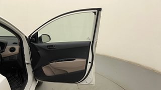 Used 2017 Hyundai Grand i10 [2017-2020] Magna 1.2 Kappa VTVT Petrol Manual interior RIGHT FRONT DOOR OPEN VIEW