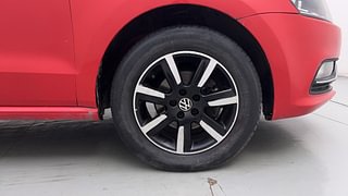 Used 2015 Volkswagen Polo [2014-2020] Highline 1.5 (D) Diesel Manual tyres RIGHT FRONT TYRE RIM VIEW