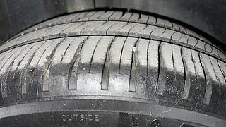 Used 2018 Volkswagen Ameo [2016-2020] Highline1.5L (D) Diesel Manual tyres RIGHT REAR TYRE TREAD VIEW