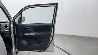 Used 2011 Maruti Suzuki Wagon R 1.0 [2010-2013] LXi CNG Petrol+cng Manual interior RIGHT FRONT DOOR OPEN VIEW