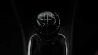 Used 2018 Volkswagen Ameo [2016-2020] Highline1.5L (D) Diesel Manual interior GEAR  KNOB VIEW