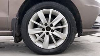Used 2018 Volkswagen Ameo [2016-2020] Highline1.5L (D) Diesel Manual tyres RIGHT FRONT TYRE RIM VIEW