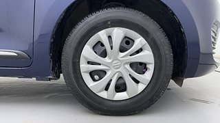 Used 2020 Maruti Suzuki Swift [2017-2021] VXi Petrol Manual tyres RIGHT FRONT TYRE RIM VIEW