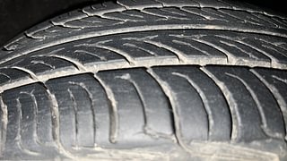 Used 2013 Maruti Suzuki Wagon R 1.0 [2010-2019] VXi Petrol Manual tyres RIGHT FRONT TYRE TREAD VIEW
