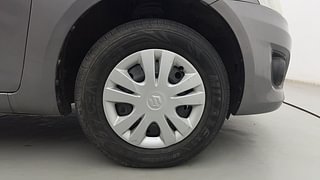 Used 2014 Maruti Suzuki Swift Dzire VXI AT Petrol Automatic tyres RIGHT FRONT TYRE RIM VIEW