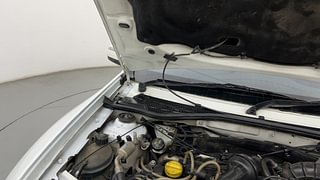 Used 2019 Renault Duster [2015-2019] 85 PS RXS MT Diesel Manual engine ENGINE RIGHT SIDE HINGE & APRON VIEW