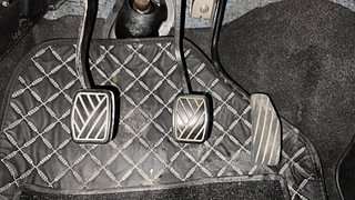 Used 2013 Maruti Suzuki Wagon R 1.0 [2010-2019] VXi Petrol Manual interior PEDALS VIEW