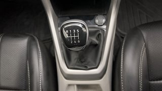 Used 2022 Volkswagen Taigun Highline 1.0 TSI MT Petrol Manual interior GEAR  KNOB VIEW