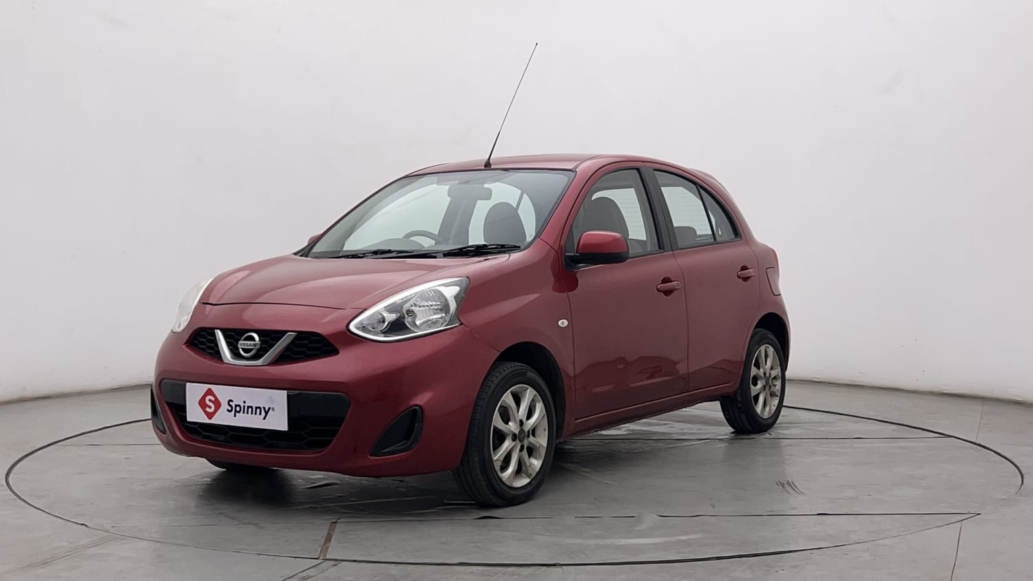 LEFT FRONT CORNER VIEW