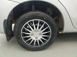 Used 2013 Toyota Etios [2010-2017] GD Diesel Manual tyres RIGHT REAR TYRE RIM VIEW