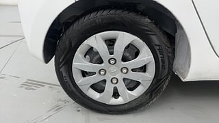 Used 2017 Hyundai Eon [2011-2018] Magna + Petrol Manual tyres RIGHT REAR TYRE RIM VIEW