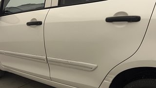 Used 2012 Maruti Suzuki Swift [2011-2017] LXi Petrol Manual dents MINOR SCRATCH