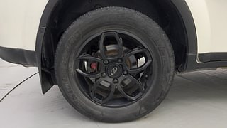 Used 2019 Mahindra XUV500 [2018-2021] W7 Diesel Manual tyres RIGHT REAR TYRE RIM VIEW