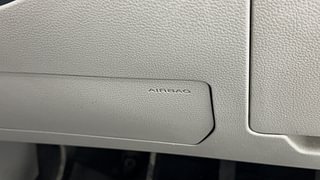 Used 2020 Mahindra XUV 300 W8 (O) Diesel Diesel Manual top_features Knee airbags