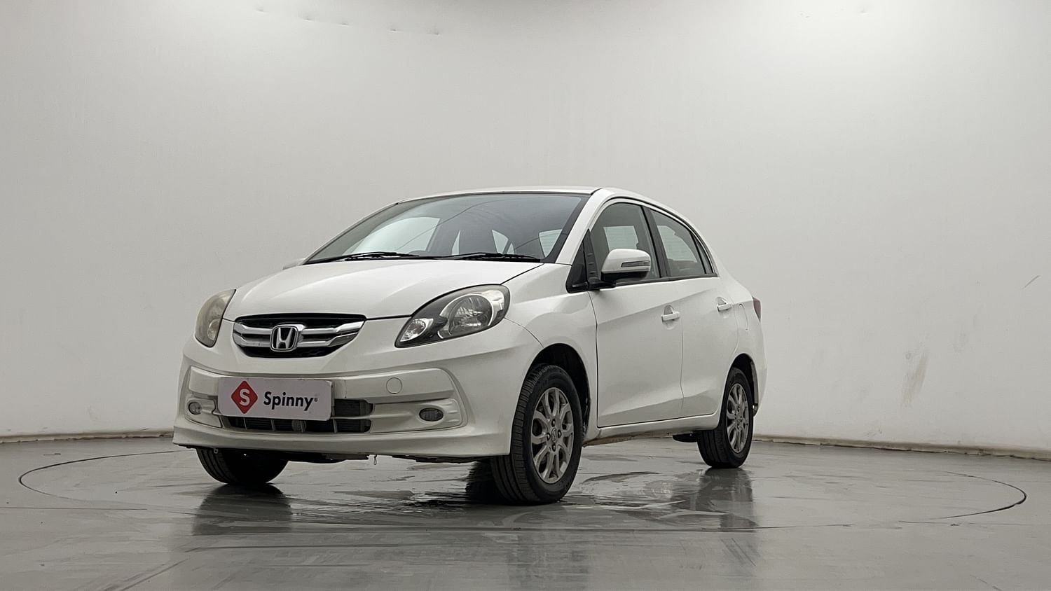 LEFT FRONT CORNER VIEW